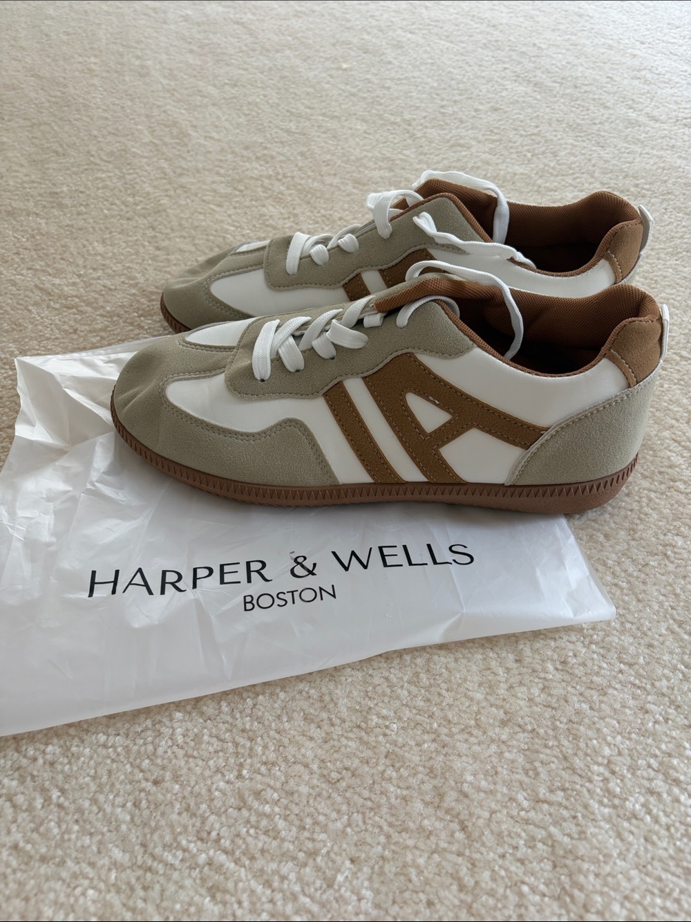 Women's White and Tan Low-Top Sneakers